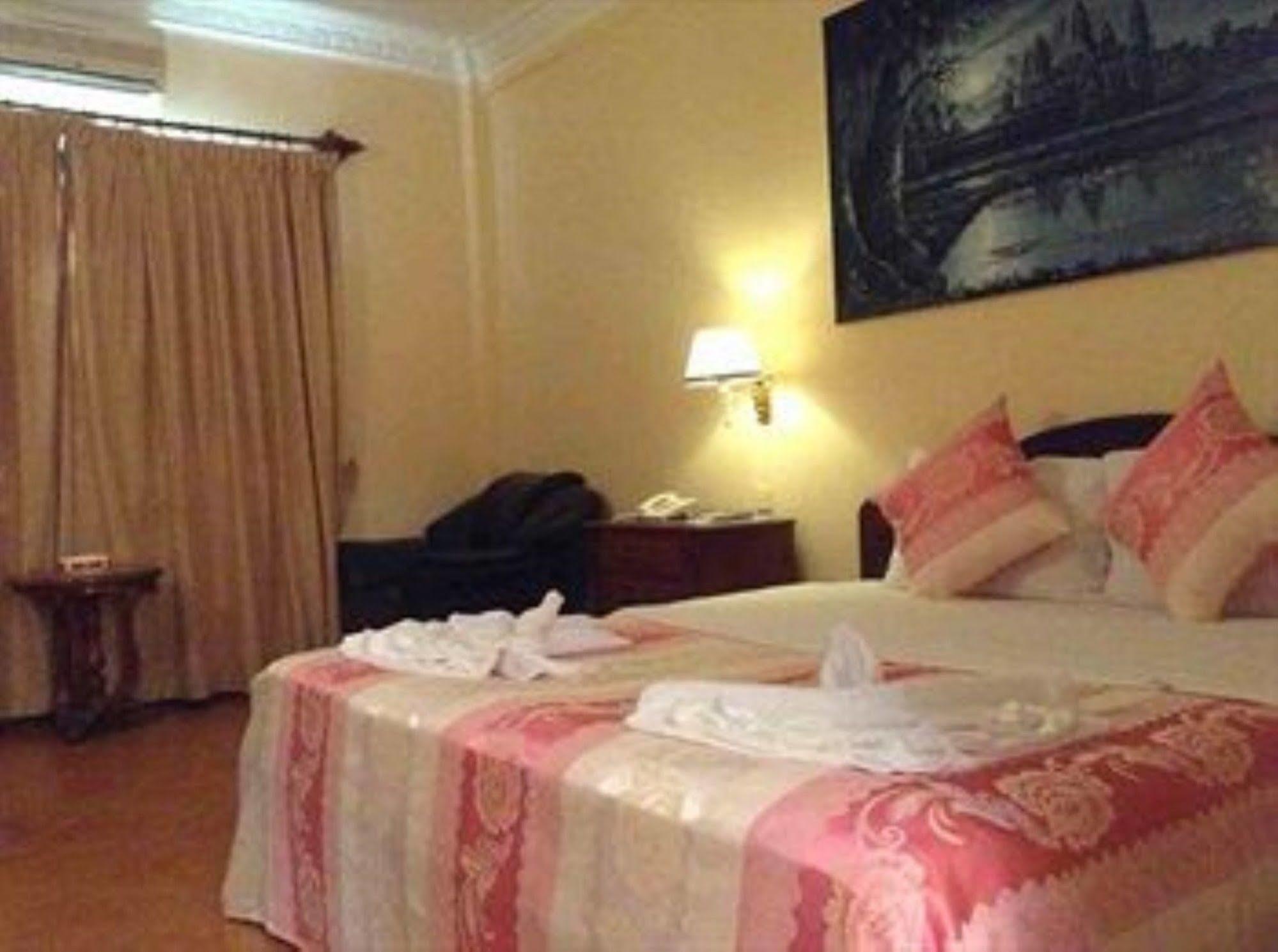 Han Kong Hotel And Restaurant Siem Reap Exterior foto