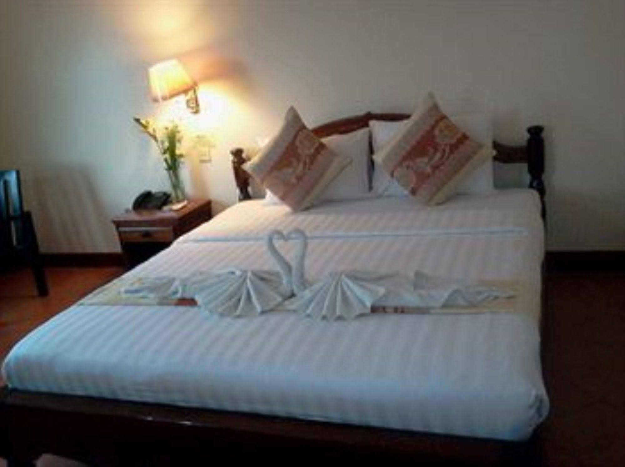 Han Kong Hotel And Restaurant Siem Reap Exterior foto